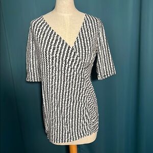 Ann Taylor Black and White Wrap Blouse Short Sleeve